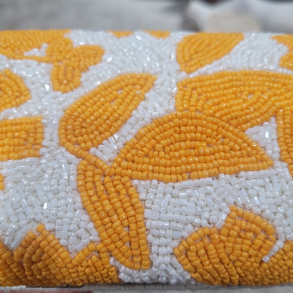 New With Tags! Lulus Ivory & Orange Beaded Clutch - Picture 6 of 7